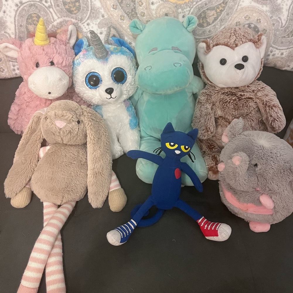 Stuffed animals LOT